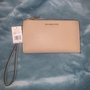 Michael Kors large double zip wrislet. Jet set travel collection